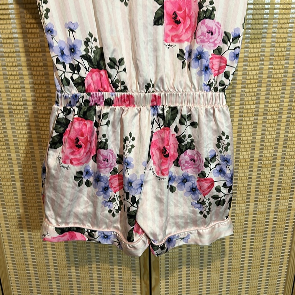 Victoria's Secret Pale Pink Striped Floral Silk Feel Romper Pajamas One Piece M - Picture 13 of 16